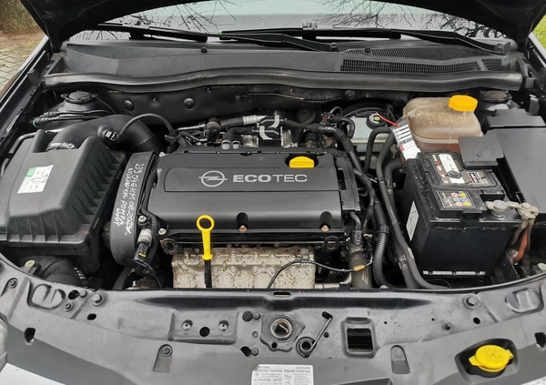 Opel Astra cena 17500 przebieg: 243080, rok produkcji 2011 z Ostróda małe 704